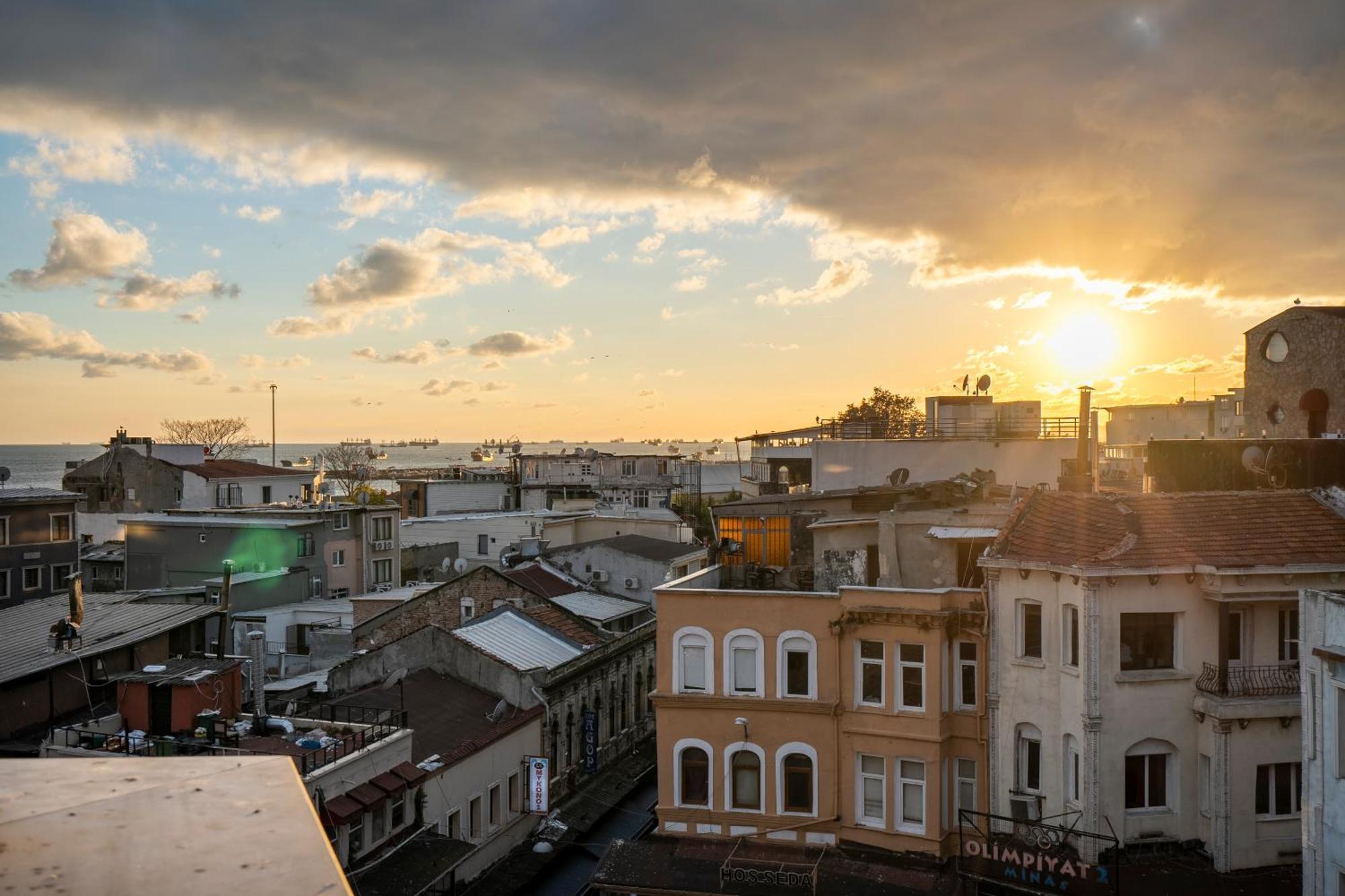 Old Harbour Hotel Istanbul Exterior photo